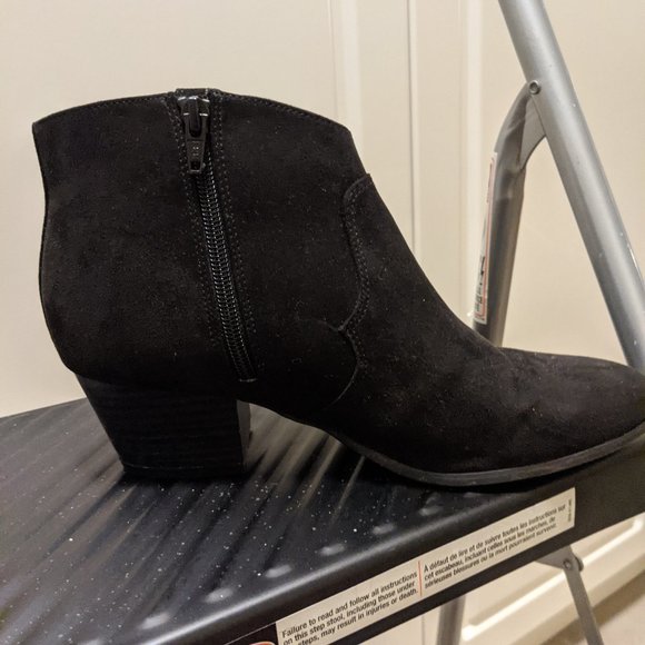 Old Navy Waterproof Booties - Picture 12 of 13